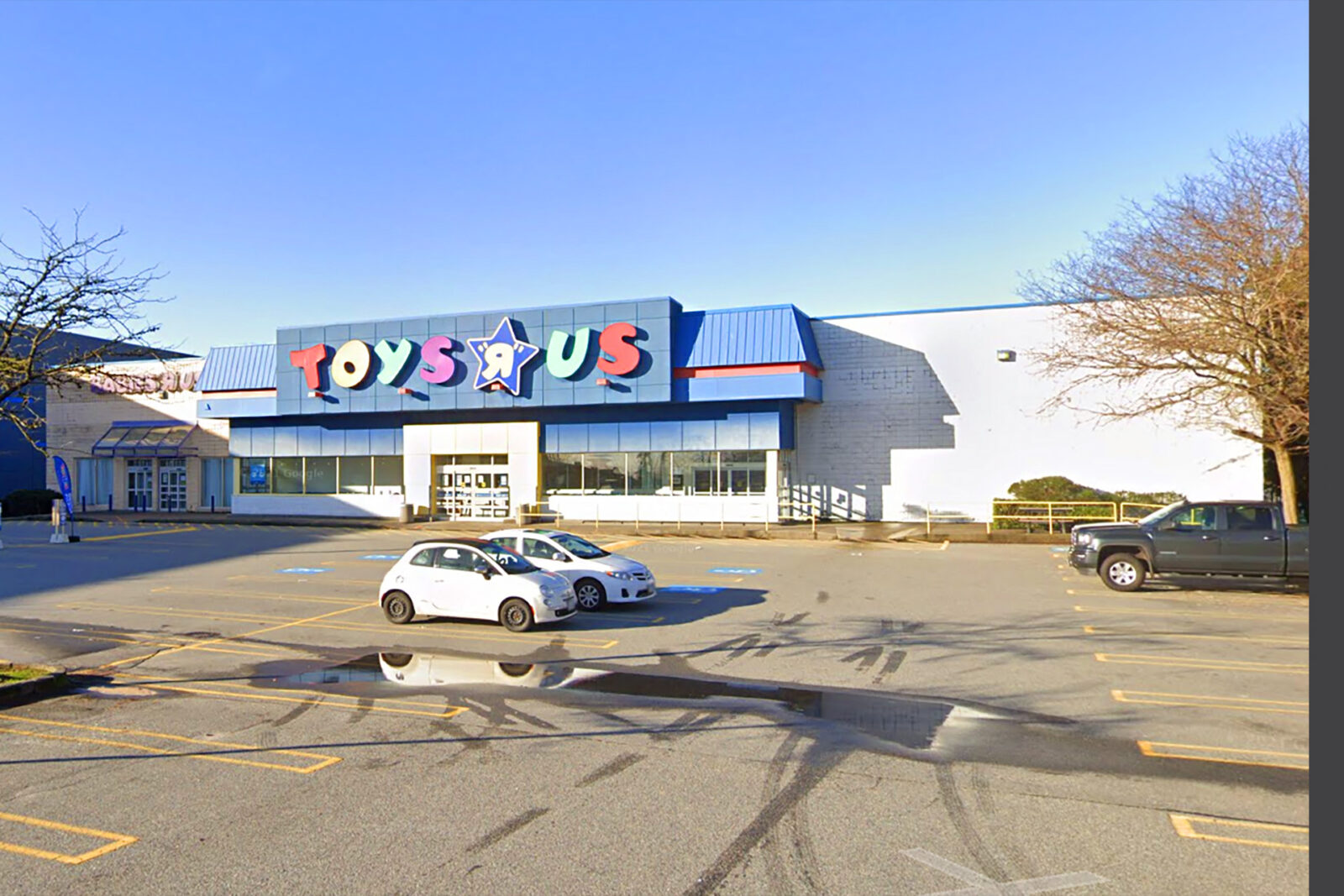 High exposure commercial property in Coquitlam