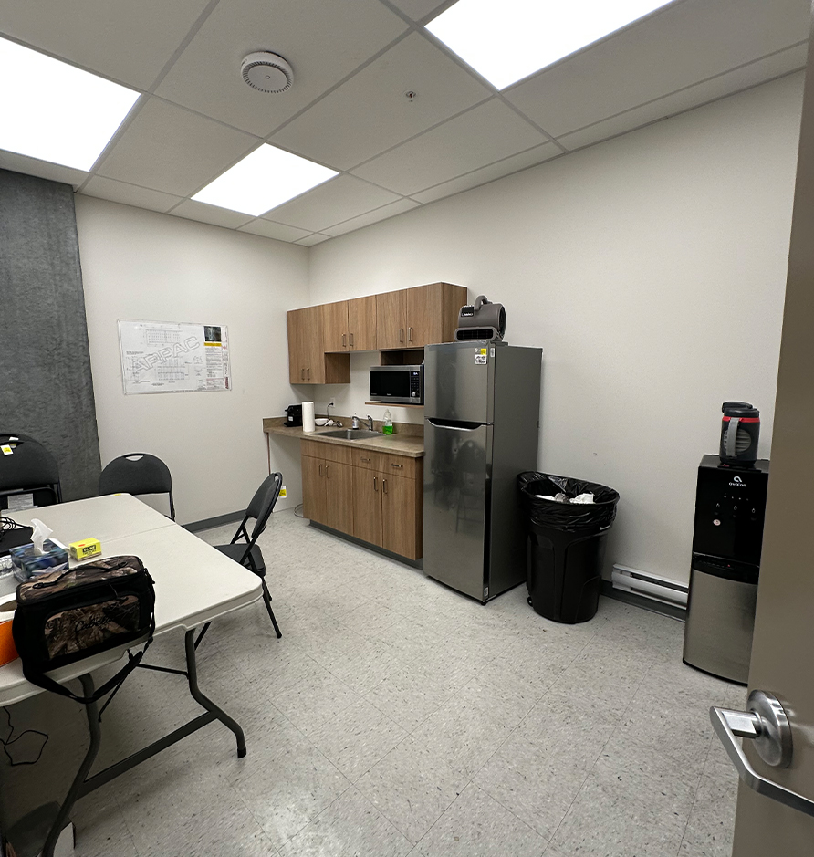 1873 Forge Pl - lunchroom