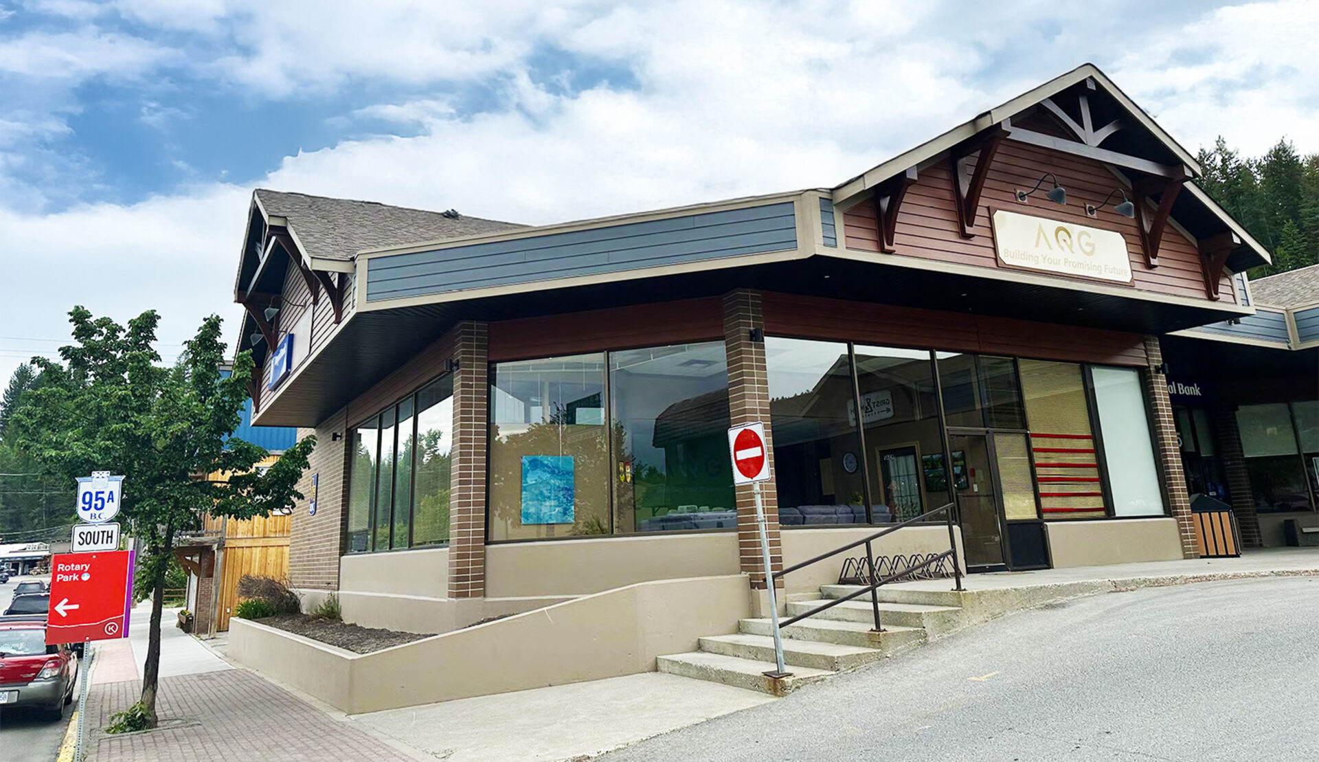 Kimberly Square exterior 3